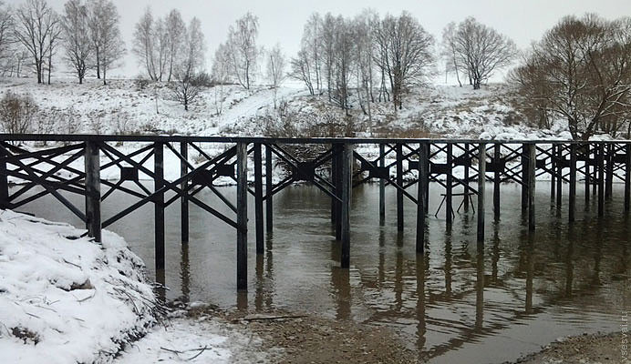 Свайные мосты: надежное решение для преодоления водных преград в Северске от 56760 руб